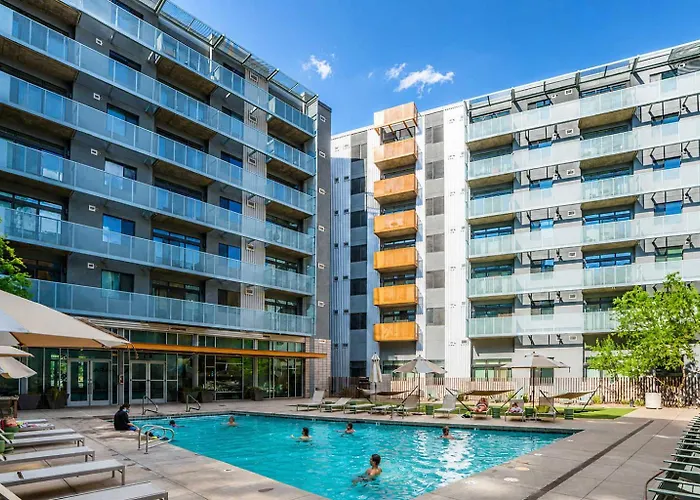 Near Asu Dt Phx Pool Gym Parking Wd *