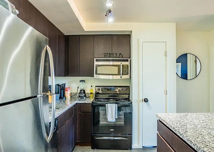 Apartment Near Asu Dt Phx Pool Gym Parking Wd *
